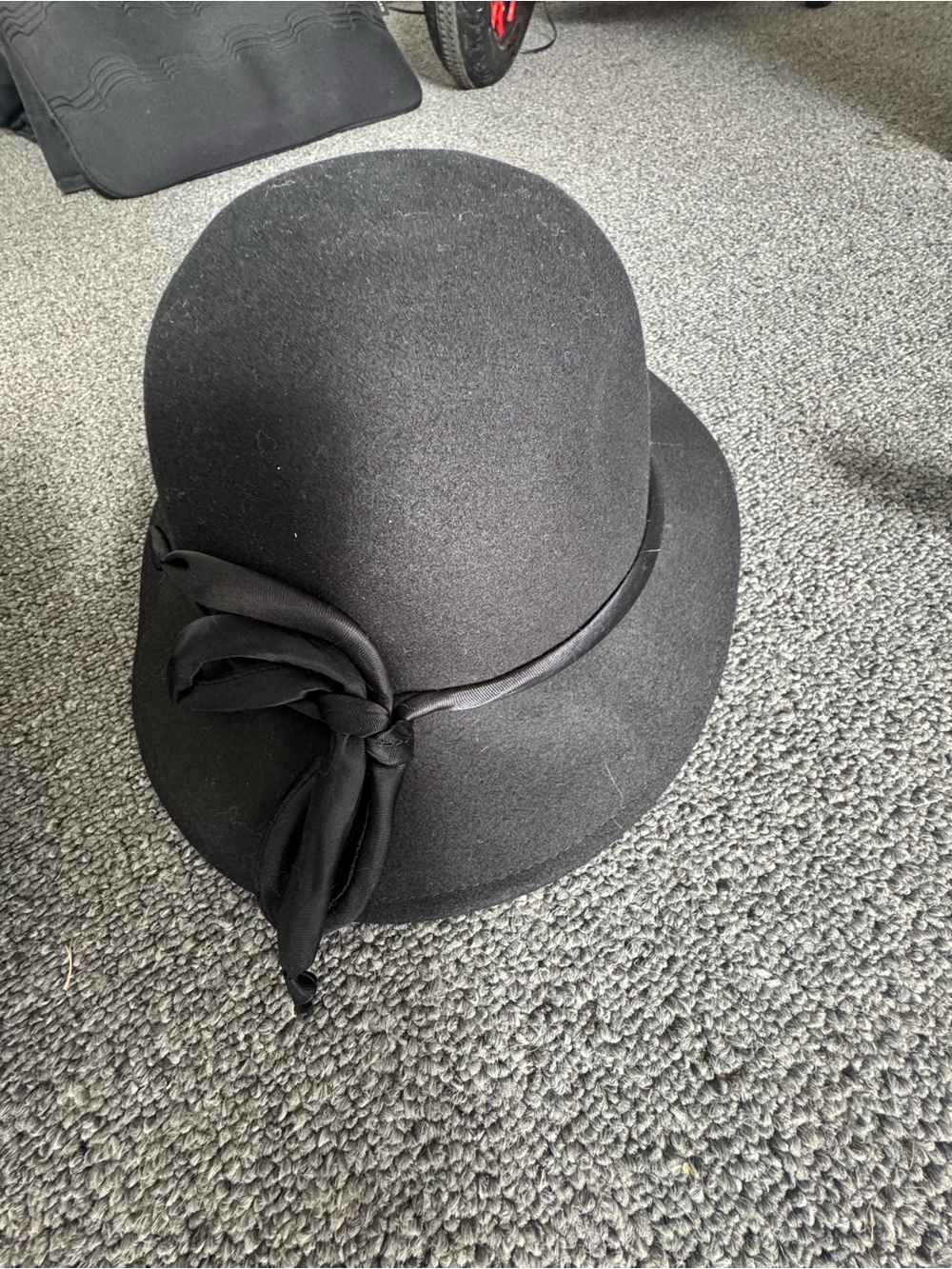 Classic Black Wool Bow Cloche Hat Liz Claiborne